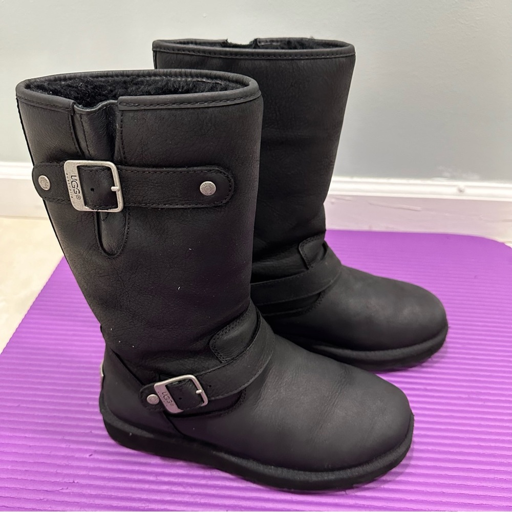 UGG woman’s Sutter Water-resistant leather boot